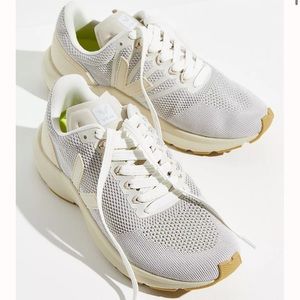 NWOT Veja V-knit Marlin 2 Running Sneaker.